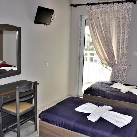 招待所 In Studio - Beautiful Bedroom For 4 People In Limenaria, Only Five Minutes Away From Center 利迈纳里亚